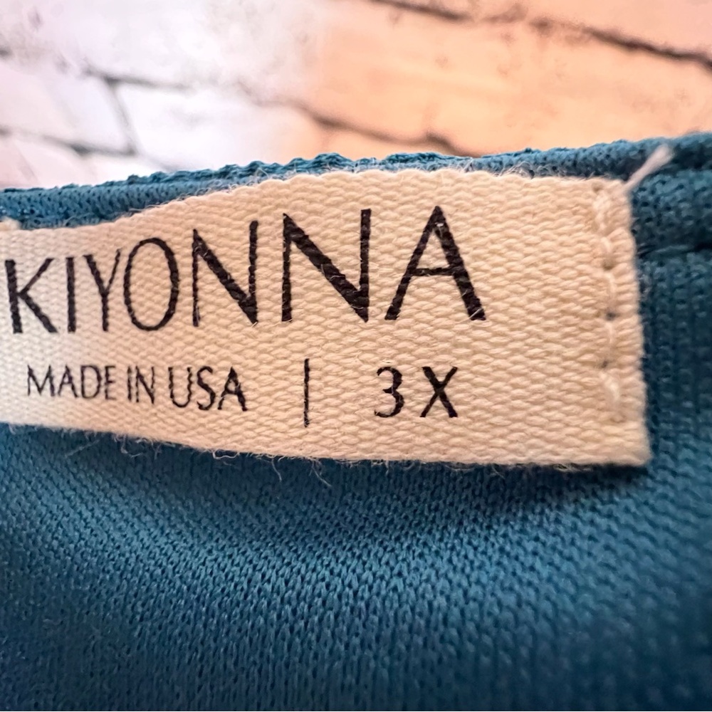 Kiyonna Blouse 3/4 bell sleeves 3X - Picture 7 of 7